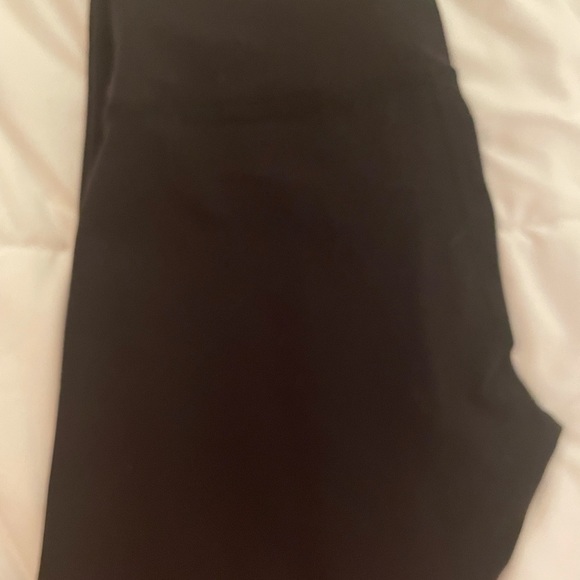 Lululemon Black Leggings- Like New - Picture 2 of 5